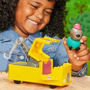 Peppa Pig Granddad Dog's Tow Truck Construction Vehicle and Figure Set, Preschool Toys for Boys and Girls 3 Years and Up - 4