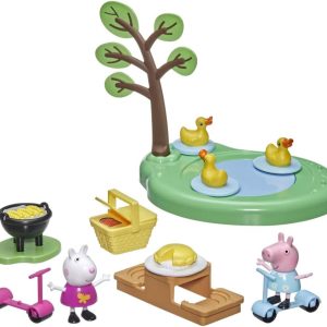 Peppa Pig Peppa's Adventures Peppa's Picnic Playset, Preschool Toy with 2 Figures and 8 Accessories, for Ages 3 and Up - 1